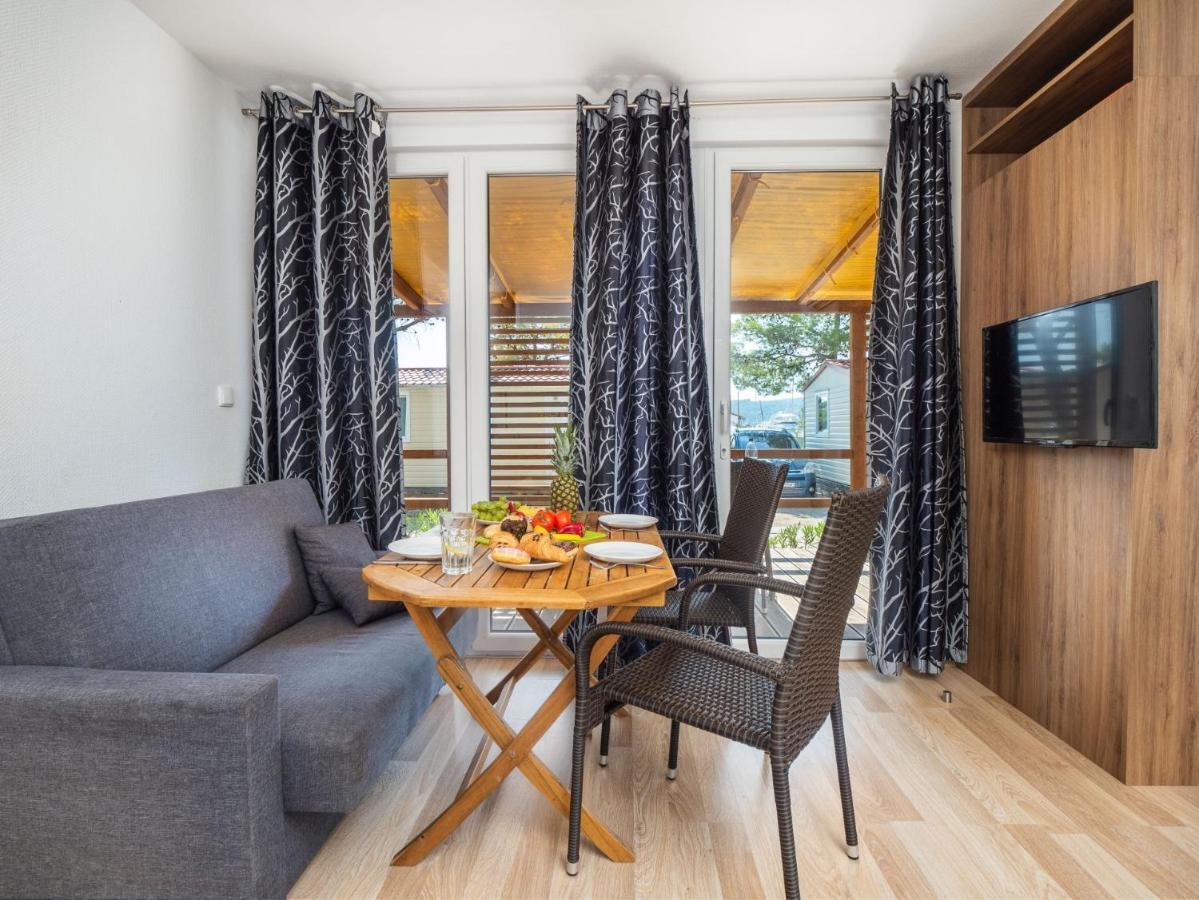 Mediteran Travel Mobile Homes Solaris Brodarica  Εξωτερικό φωτογραφία